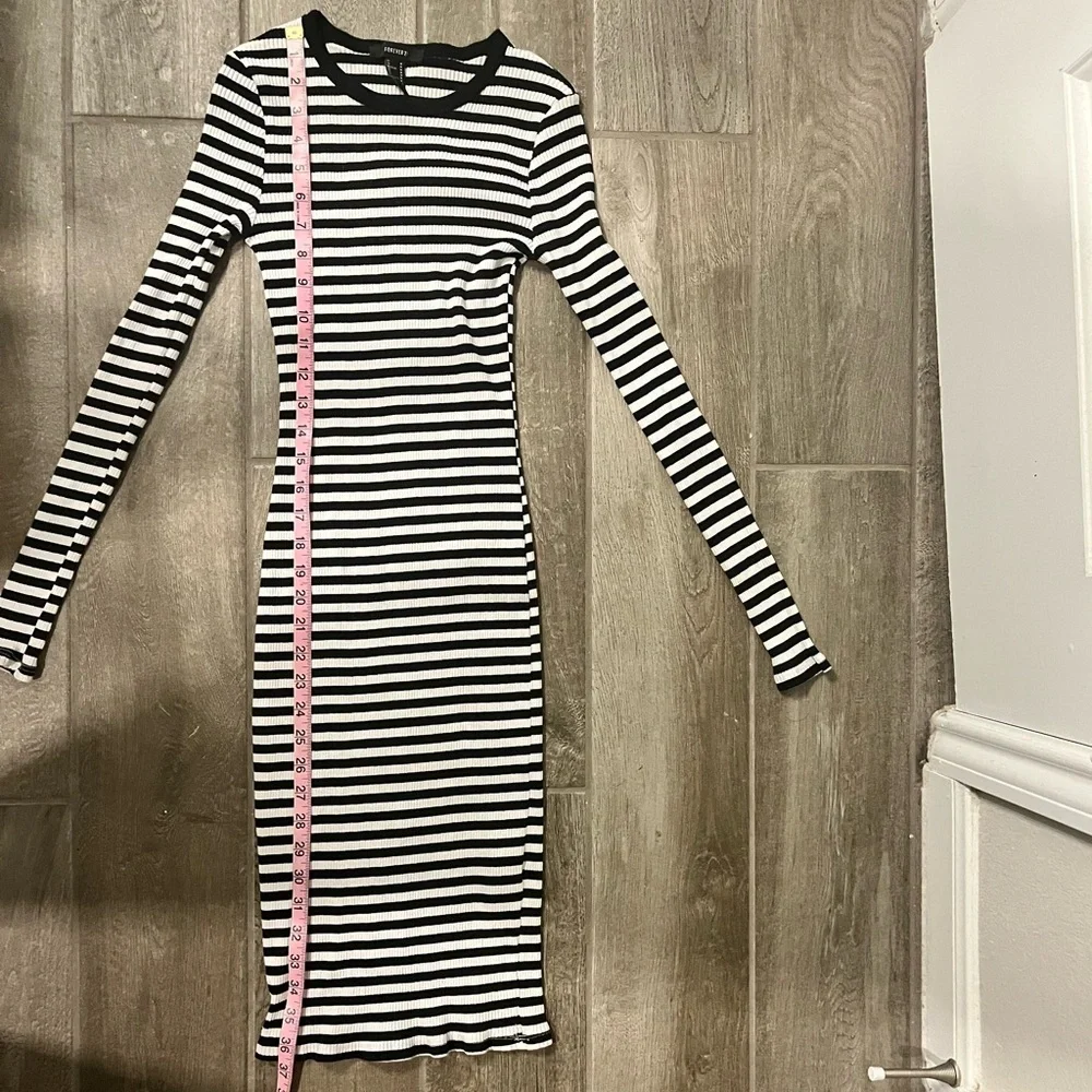 Forever 21 Long Sleeve Striped Dress Stretchy Comfortable Dress Size M - Picture 6 of 6